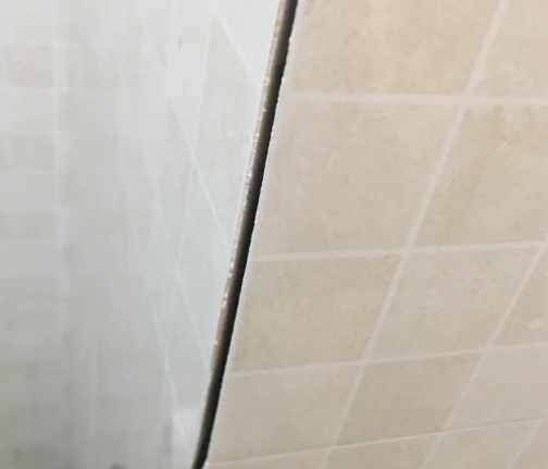 南谯瓷砖空鼓维修公司分享阳台瓷砖脱落的修复过程可以分为以下几个步骤