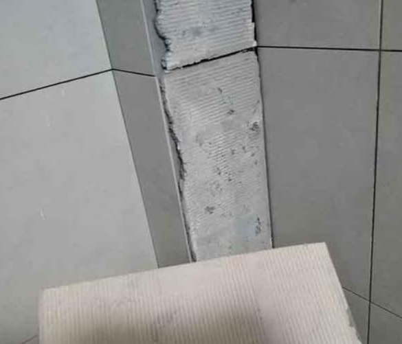 南谯瓷砖空鼓维修公司分享下厨房瓷砖脱落的补救措施。